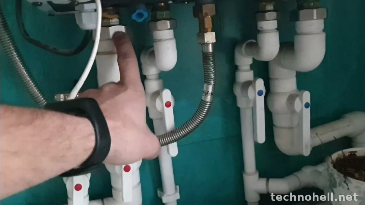 Почему котел не греет горячую воду, но отопление работает: что проверить в первую очередь