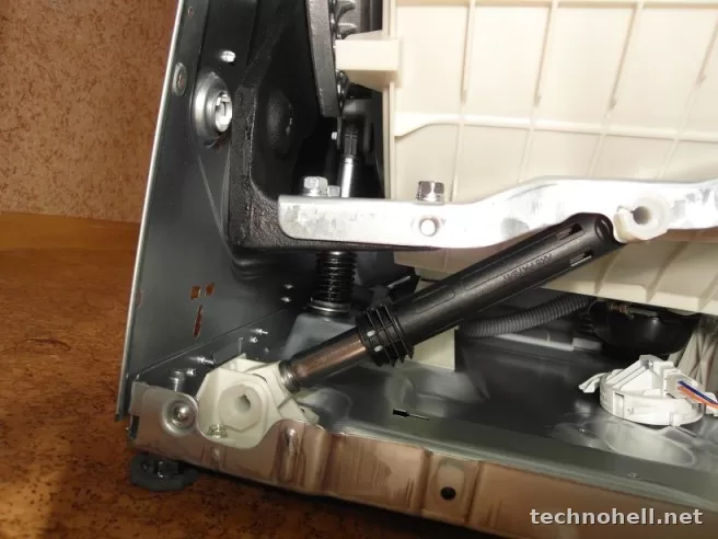 Стиральная машина шумит при отжиме: что проверить в первую очередь и когда уже нужен ремонт