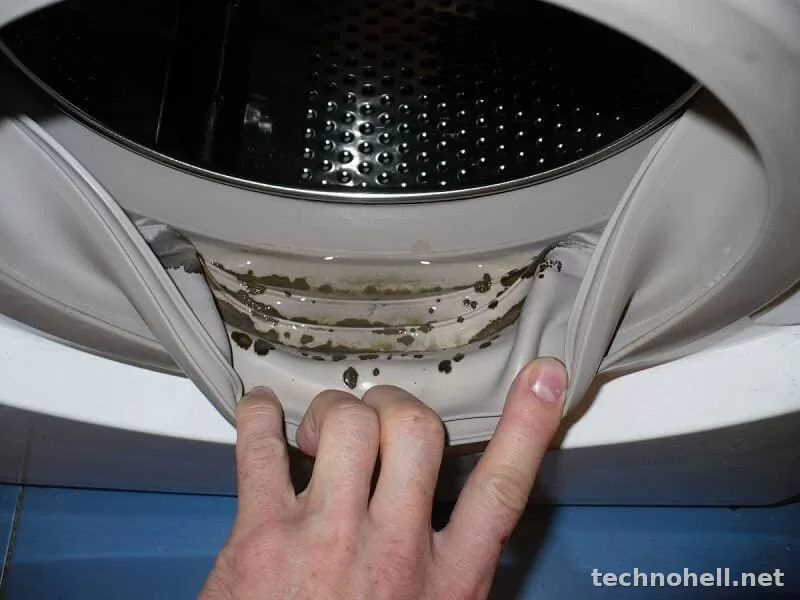 Стиральная машина пачкает белье ржавыми или масляными пятнами: главные причины и что делать